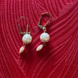 Dangly Pearl earrings